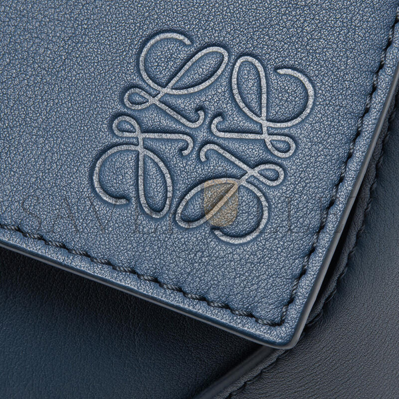 LOEWE LARGE PUZZLE EDGE BAG IN CLASSIC CALFSKIN B510P00X04 (33*21.5*14.7) LOEWE LARGE PUZZLE EDGE BAG IN CLASSIC CALFSKIN B510P00X04 (33*21.5*14.7)